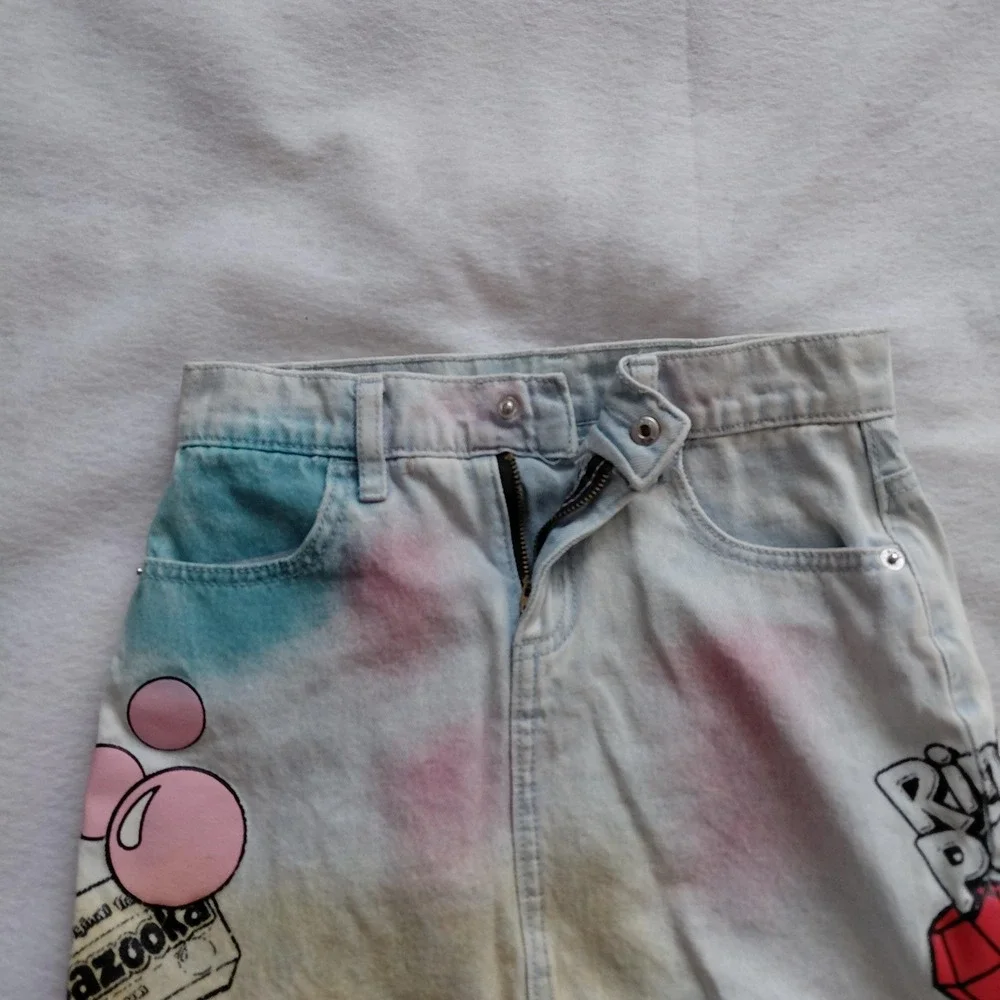 Justice Girls Tie Dye Denim Mini Skirt Size 8 Ring Pop Bazooka Graphics LTWASH